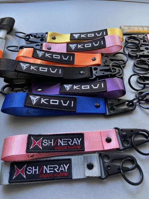 Брелок ,поводок, ,ключі,мустанг геон