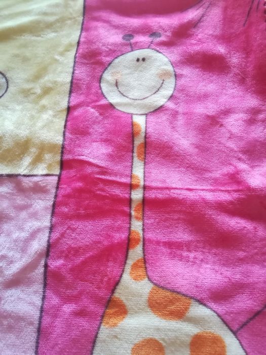 Cobertor de bebé como novo. Muito bom estado.