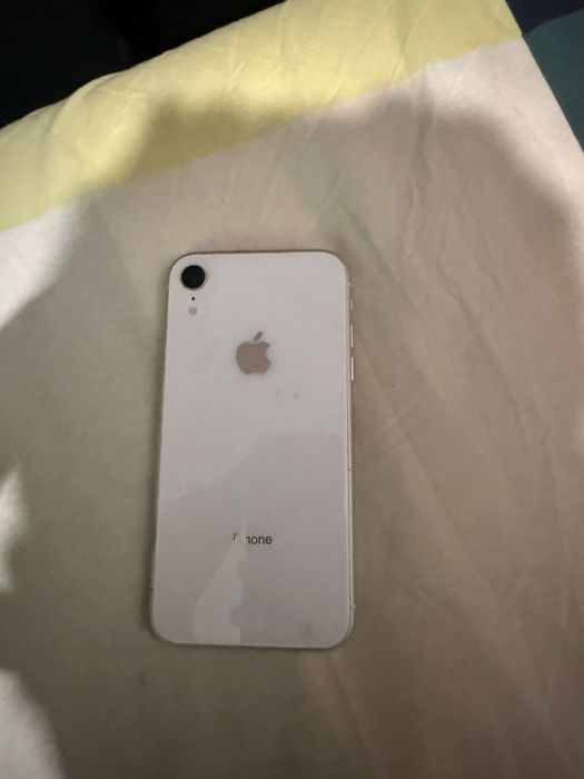 2 iphones xr 64gb