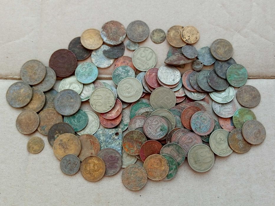 Монети                      .