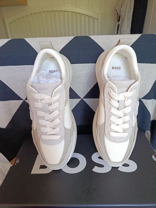 Tênis BOSS novo 37