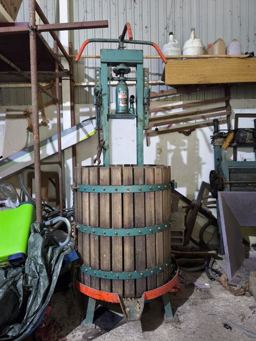 Prensa para uvas com hidráulico + esmagador