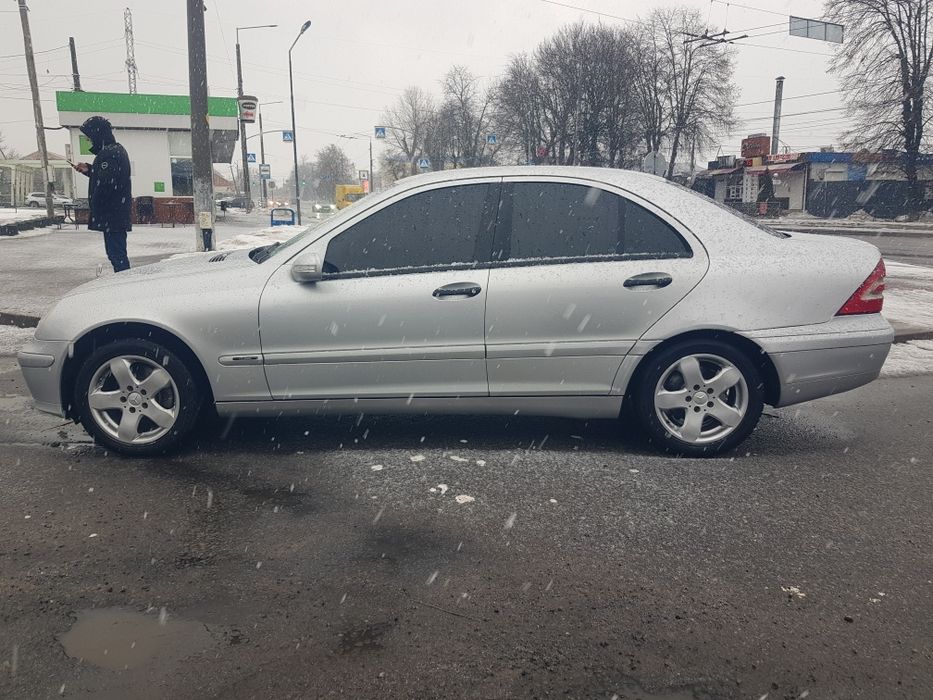 Продам автомобіль ресталінговий мерседес  с200