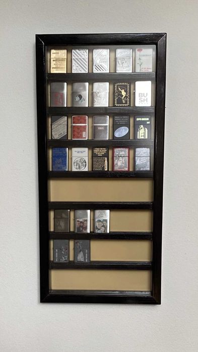 Expositor isqueiros Zippo