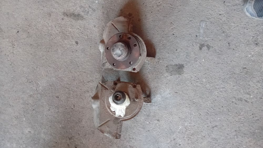 Поворотний кулак Опель