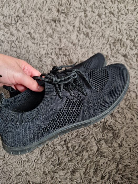 Ażurowe trampki roz 37