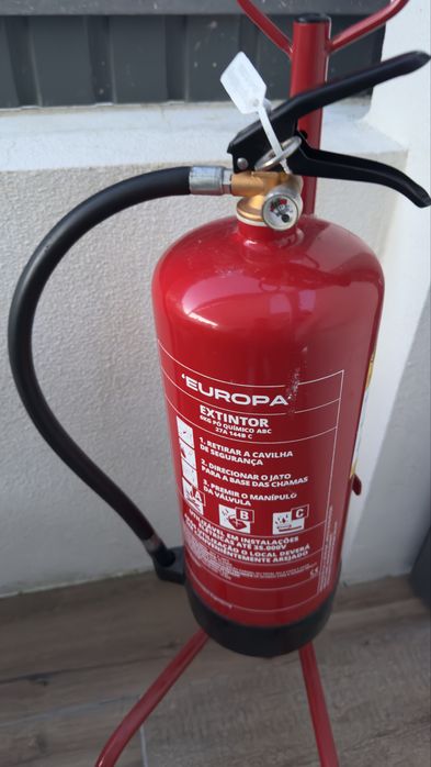 Extintor com suporte