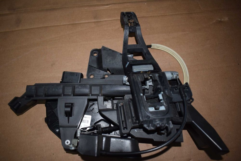 Centralny zamek Ford Kuga mk1 wersja bezkluczykowa KEYLESS