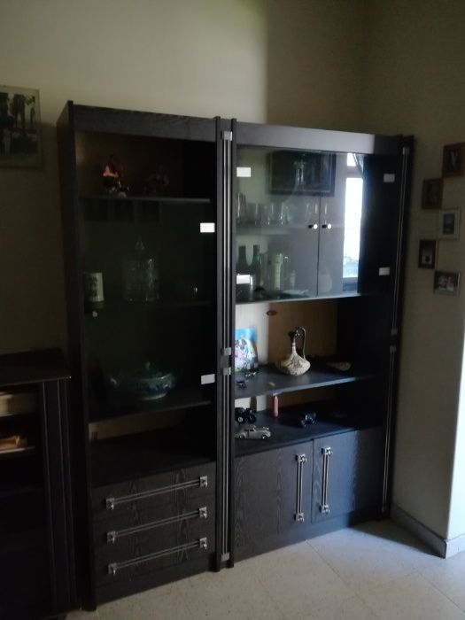 Móvel com barzinho incluído