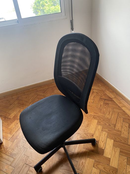 Secretaria com cadeira  e impressora