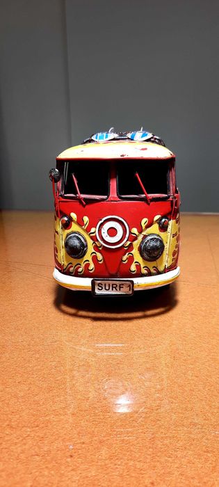 Carrinha Surf em lata