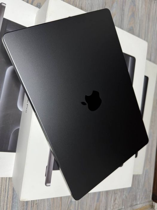 НОВЫЙ ! MacBook Pro 14 M3Pro 18/512 Mid 2023 Space (MRX33/Z1AU0021G)