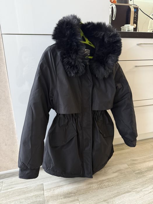 Парка жіноча нова