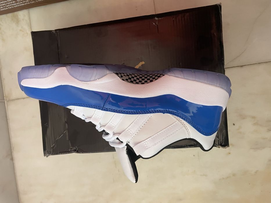 Jordan 11 Azul e Branco