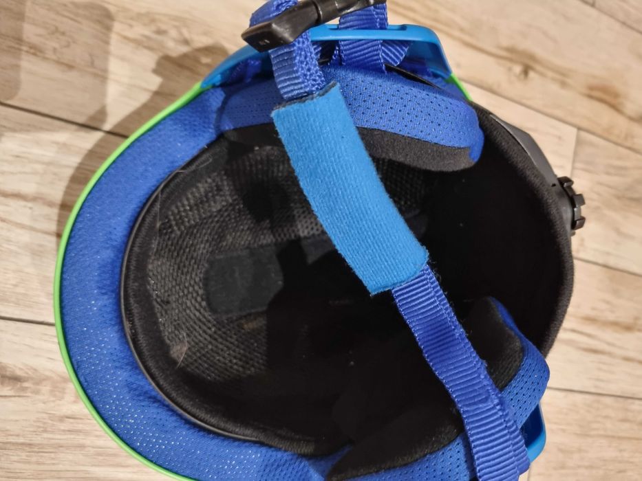Kask na narty regulowany + gratis 2 kominiarki
