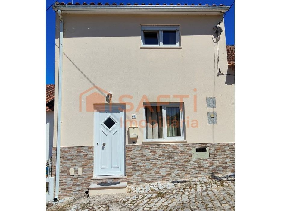 Moradia T3 Com Garagem, Terreno De Cultivo E Poço De Rega