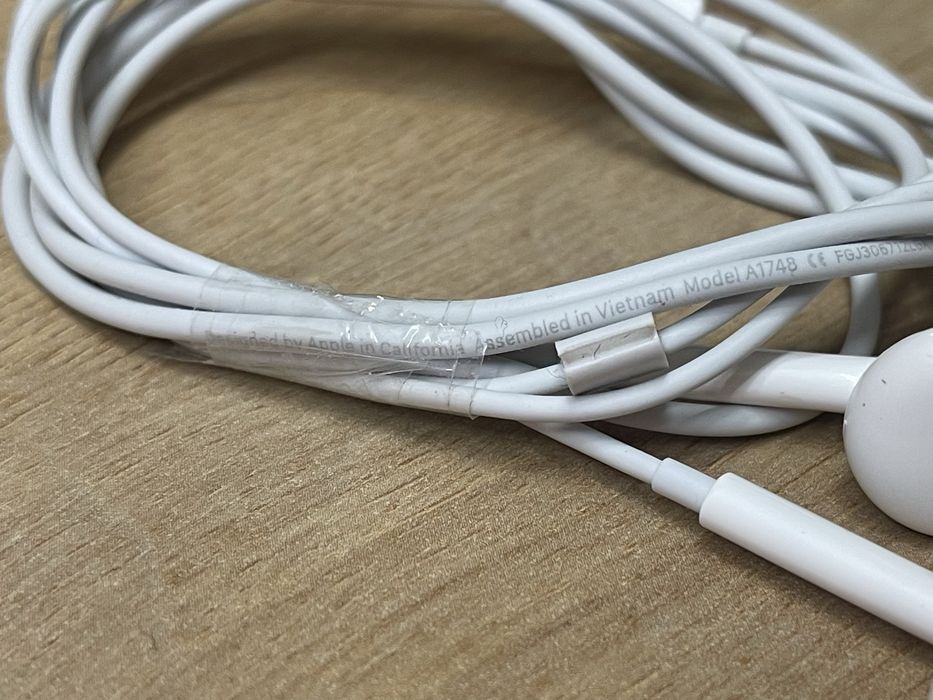 Oryginalne słuchawki Apple A1748 do iPhone na Lightning