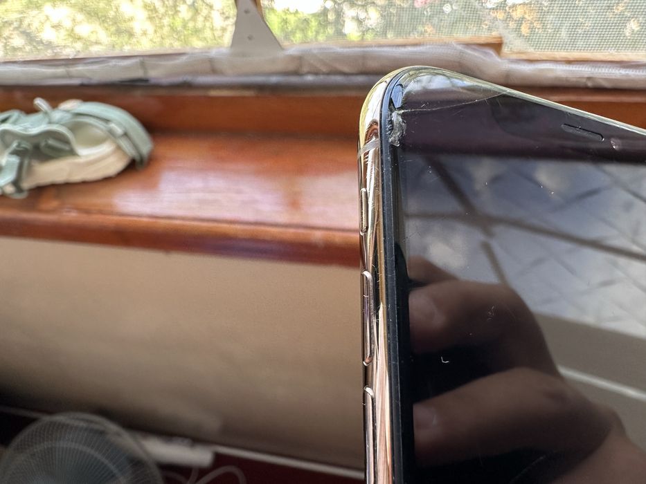 Продам Iphone xs 64 gb