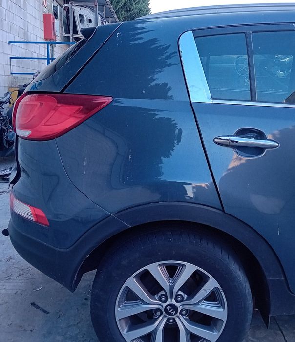 Painel trás direito KIA Sportage III (SL)