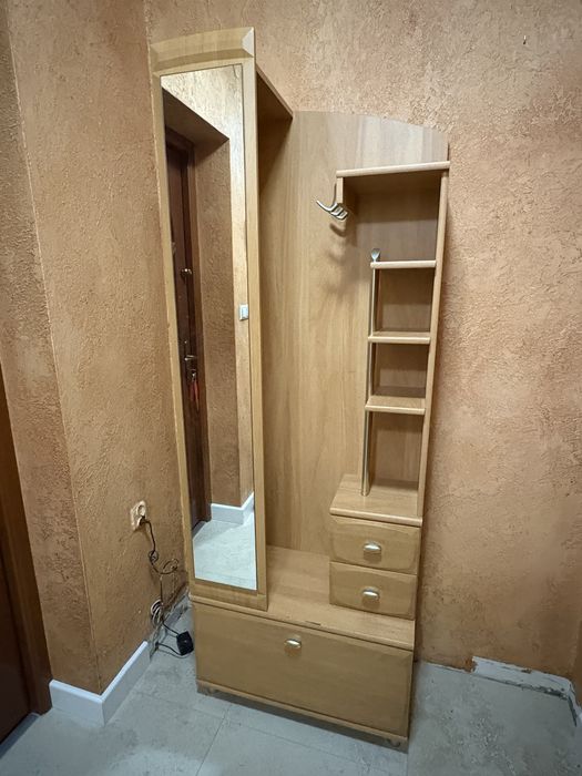 Mebel do przedpokoju firmy Forte.