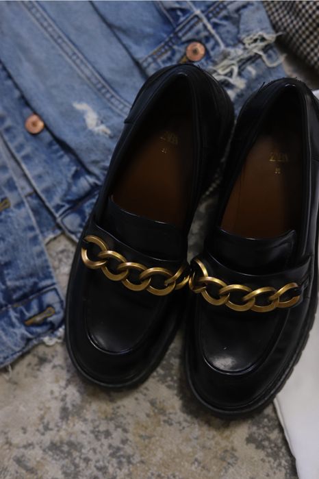 Пакетом Одяг ZARA , розмір S- на осінь лофери, піджак,джинсовка