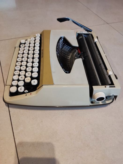 Máquina de escrever Singer