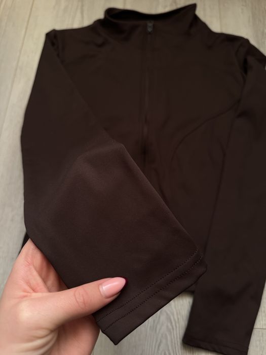 Спортивна кофтинка