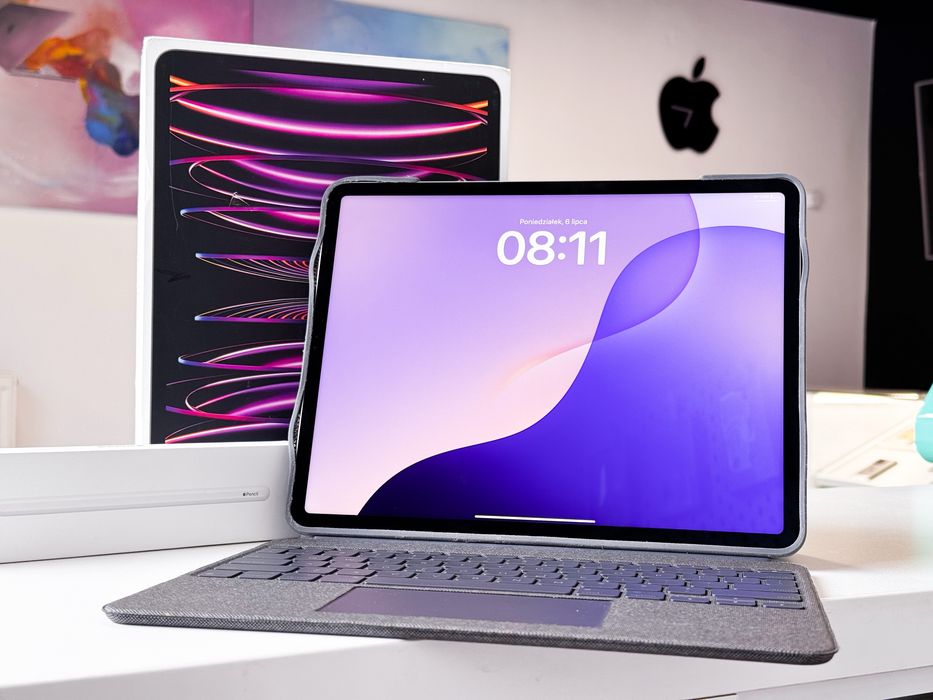 iPad Pro 12,9 cali 6 gen M2 256 GB WiFi + Klawiatura Logi + Apple Pencil 2 gen