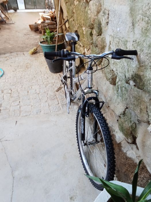 Vendo uma bicicleta