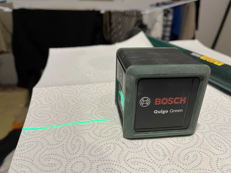 Laser krzyżowy Bosch Quigo Green + tyczka/statyw TP 320 + uchwyty