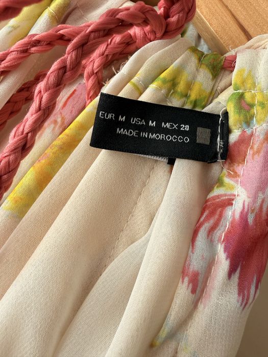 Сукня zara у квітковий принт.