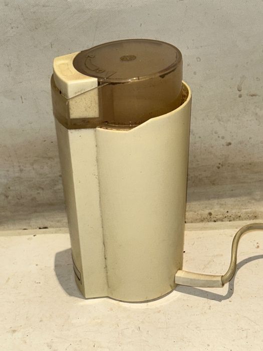 Młynek do mielenia NIEWIADÓW - PRL