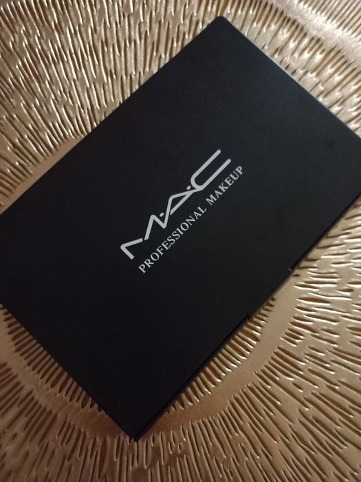 Лот косметики декоративної