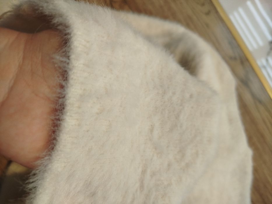 Biały sweter cekiny kotek pluszowy miękki 122