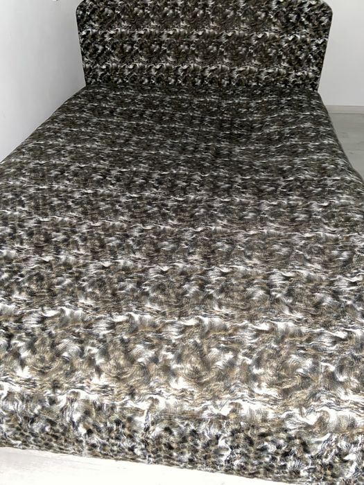 Кровать двух спальня на шерсті наповнювач . Крепка . Дуже кофмортна !