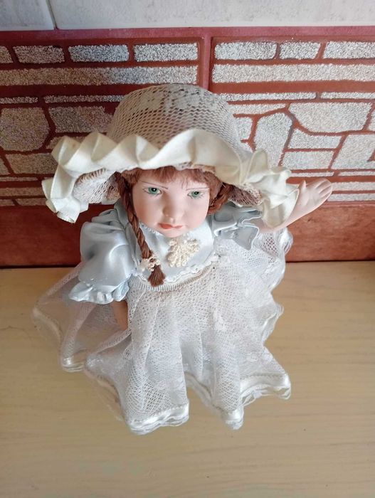 BP_002 | Boneca de Porcelana | Menina do Campo | Ótimo Estado