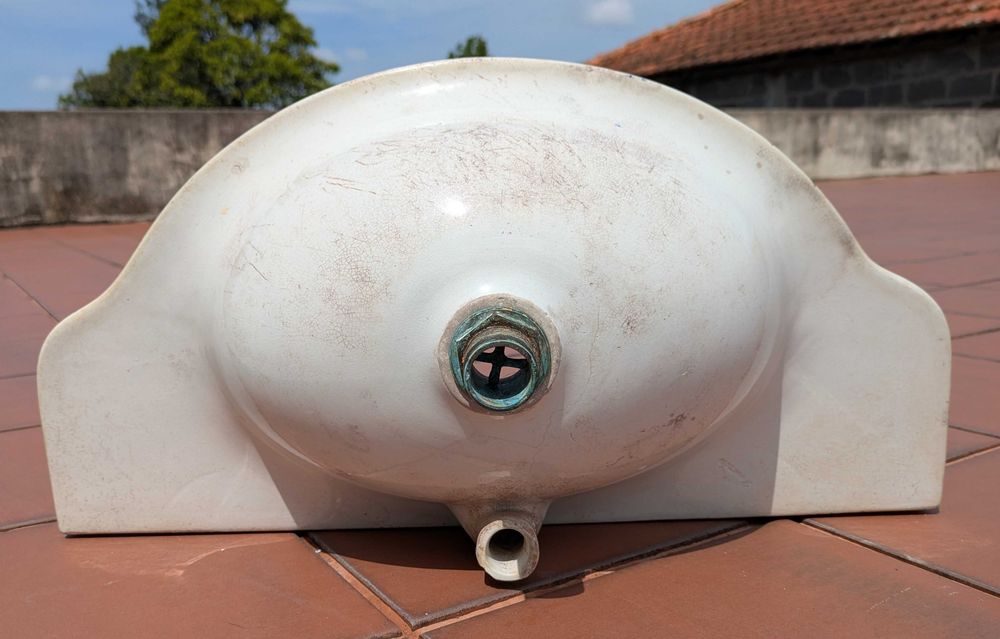 Lavatório antigo Massarelos