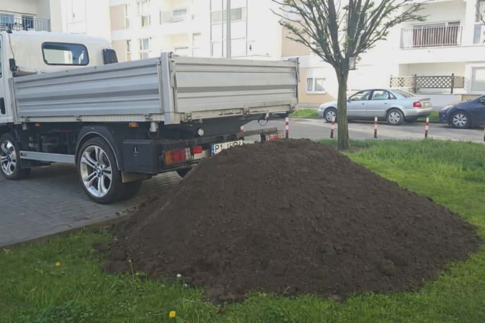 Ziemia do ogrodu przesiewana torf czarnoziem