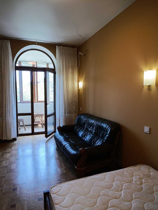 СДАМ  3-ком.  ул. Леонтовича/ М. Арнаутская  с газовым  котлом !