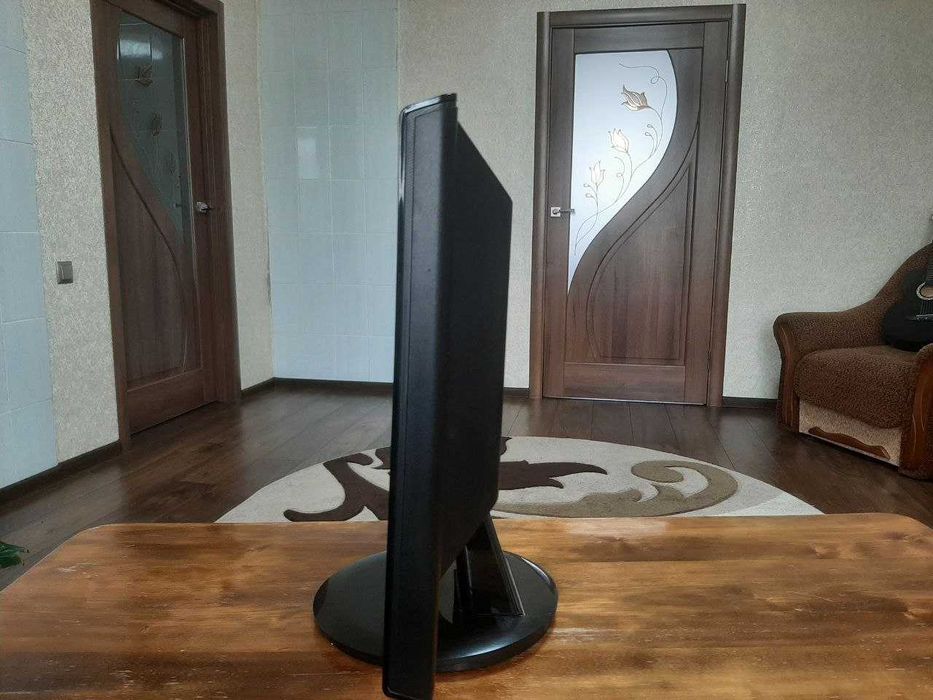 Монітор Asus VH228D в хорошому стані