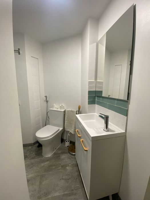 Quarto WC Privativo Urb Cavaleira Algueirão Mem Martins