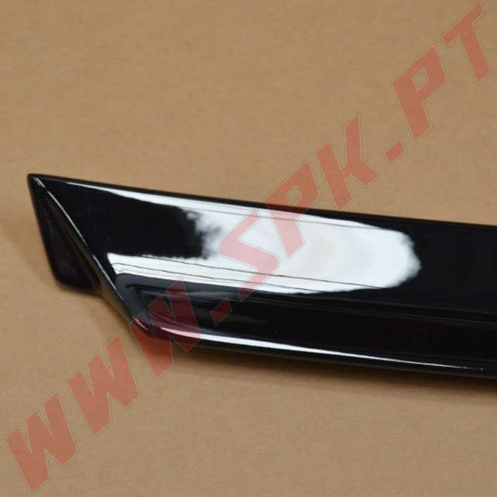AILERON TRASEIRO LOOK AC BMW E46 - Plástico Preto Brilhante - Novo