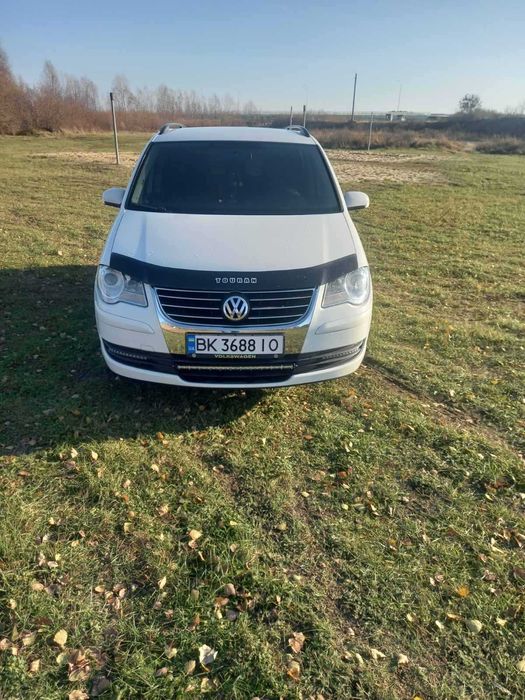 Продам чудове, надійне авто. Нічого робити не потрібно, сів і поїхав.