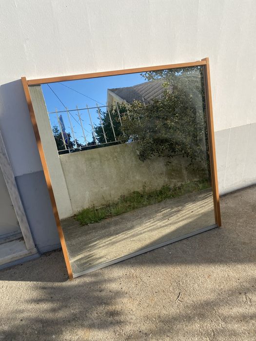 Espelho grande 100x105 cm com moldura em madeira