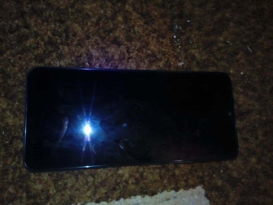 Poco C61 та SAMSUNG F29 бміняю на айфон xr