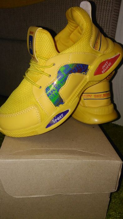 Кроссовки на мальчика