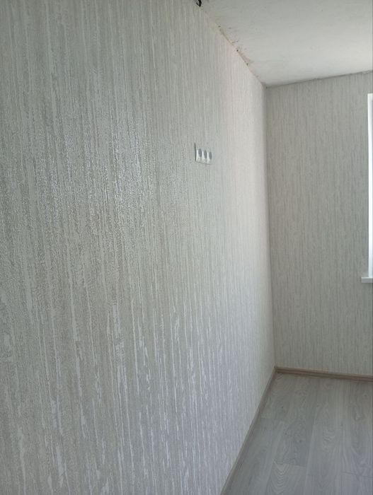 Поклейка обоев, фотообои