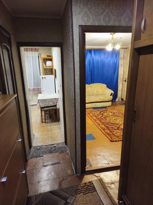 сдам 1 ком Тополь 1 дом 25  рядом Варус, есть гараж