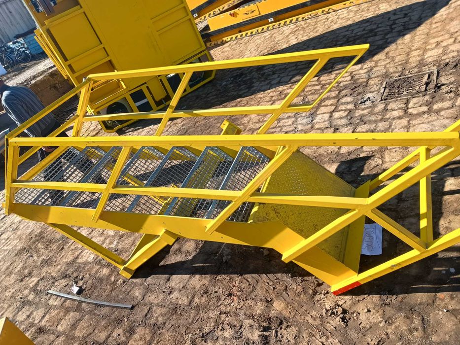 Sprzedam schody przemysłowe z podestem i furtka