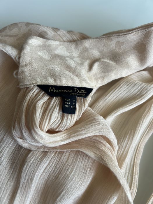 Blusa tamanho S, Massimo Dutti.